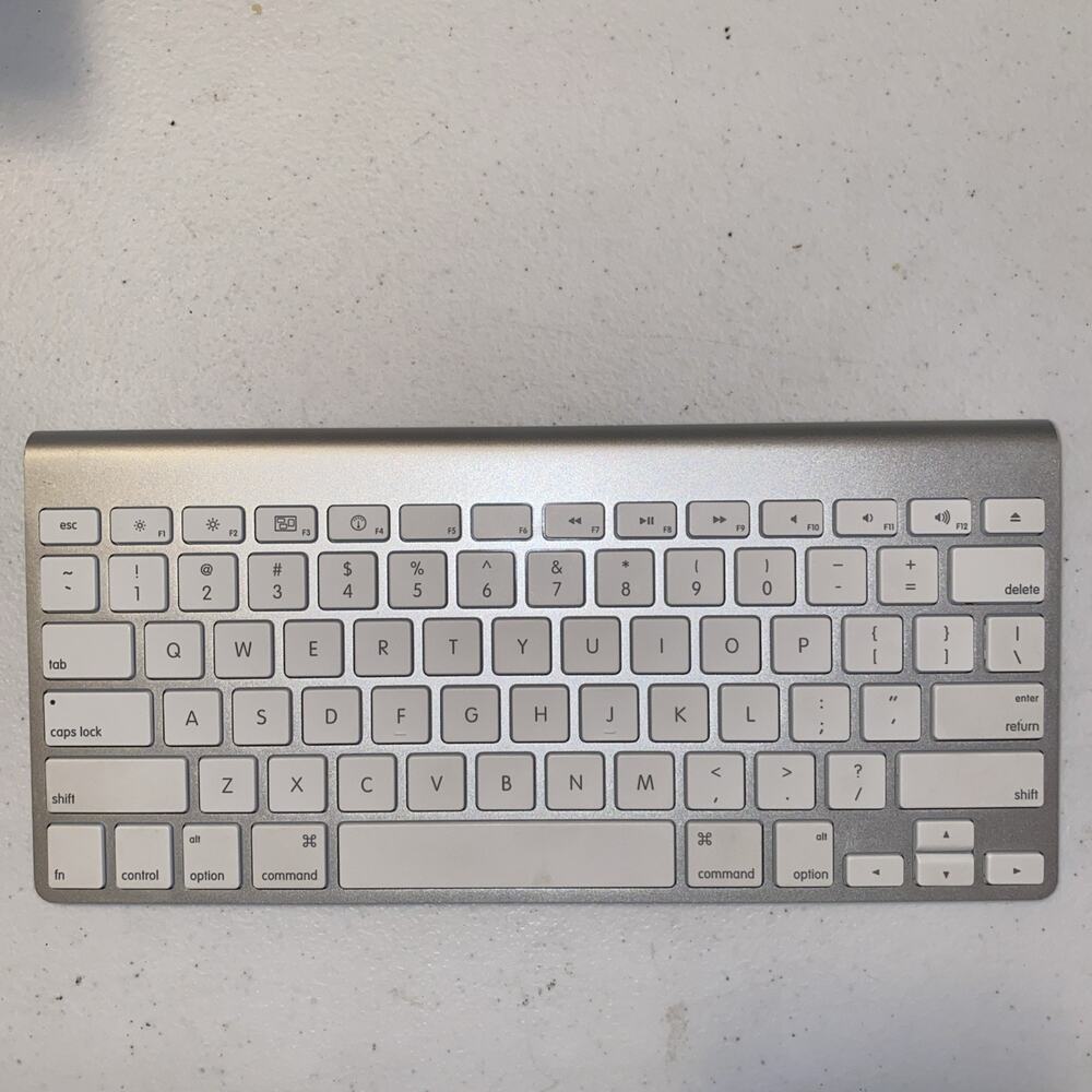 Apple Wireless Keyboard White & Silver A1314 Working